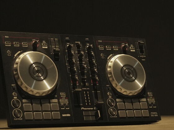 DJデッキ